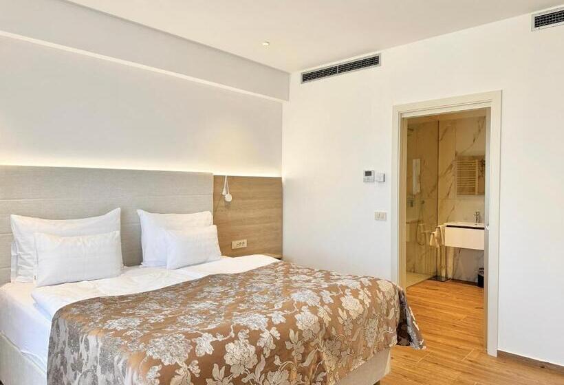 سوییت لوکس, Boutique Hotel Grahor