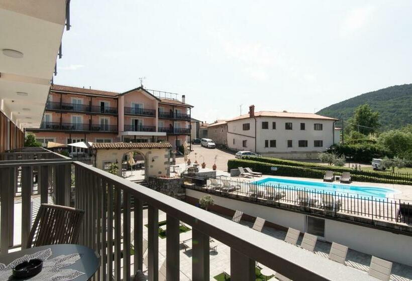 سوییت لوکس, Boutique Hotel Grahor