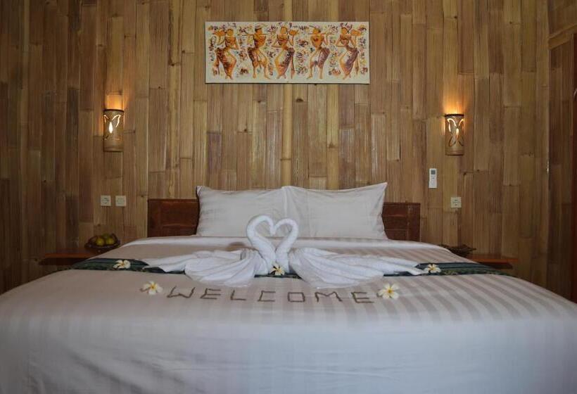 غرفة ديلوكس مطلّة علي البحر, Menjangan Hill