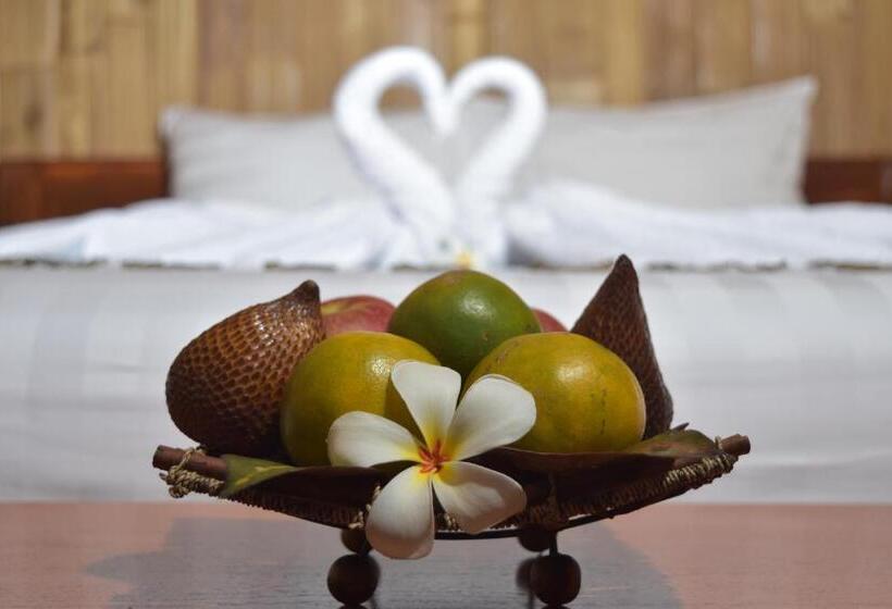 غرفة ديلوكس مطلّة علي البحر, Menjangan Hill