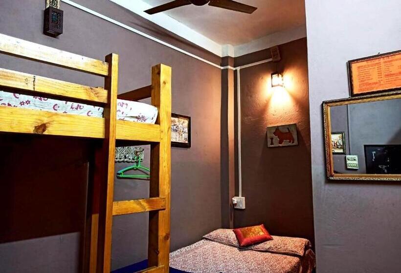 اتاق خانوادگی, Stay Inn Heritage