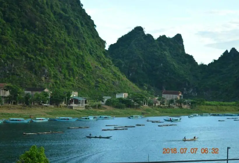 اتاق استاندارد با چشم‌انداز, Son Doong Riverside