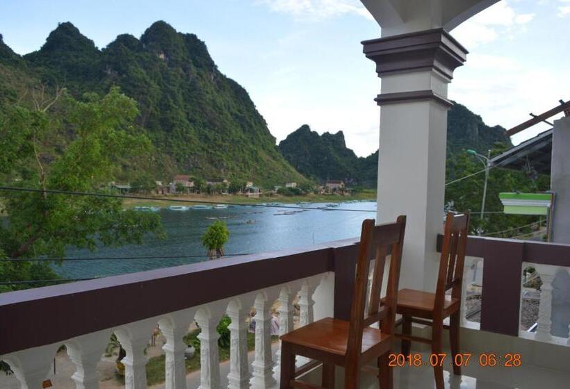 Deluxe room with river view, Son Doong Riverside