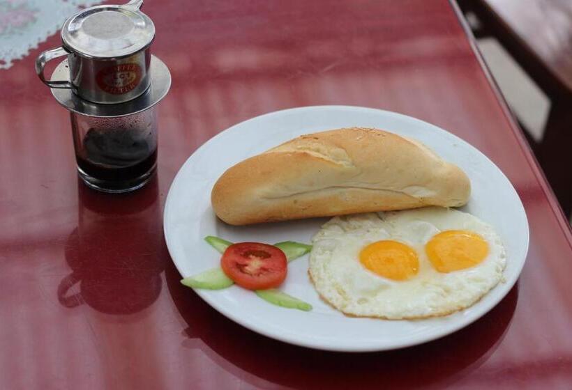 اتاق خانوادگی با چشمانداز باغ, Son Doong Riverside