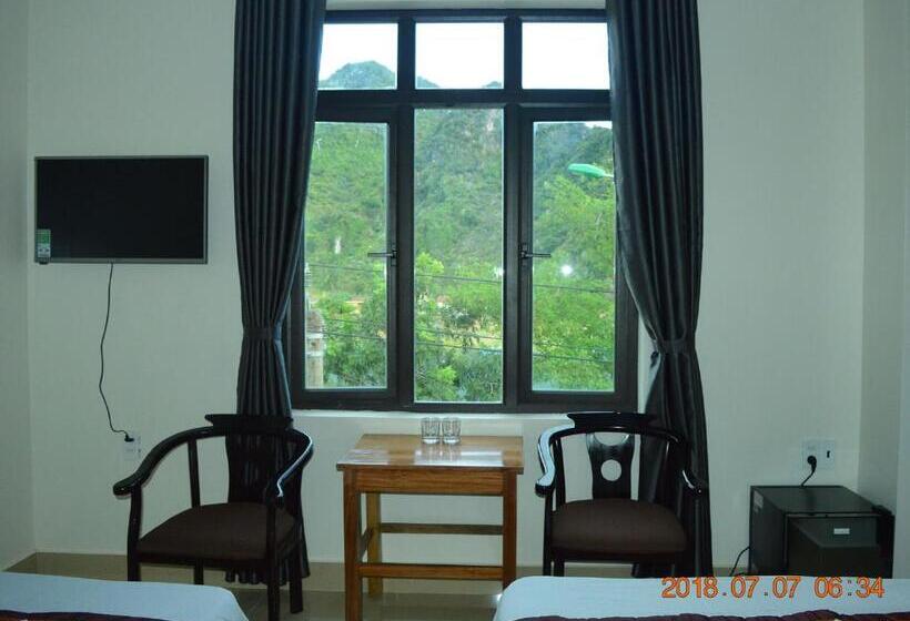 Deluxe room with river view, Son Doong Riverside
