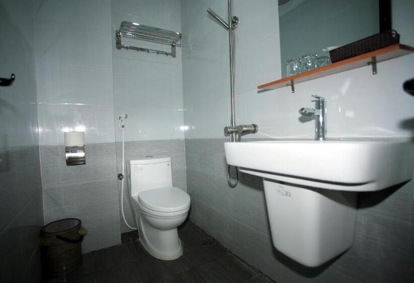 اتاق خانوادگی با چشمانداز باغ, Son Doong Riverside