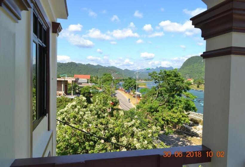 Deluxe room with river view, Son Doong Riverside