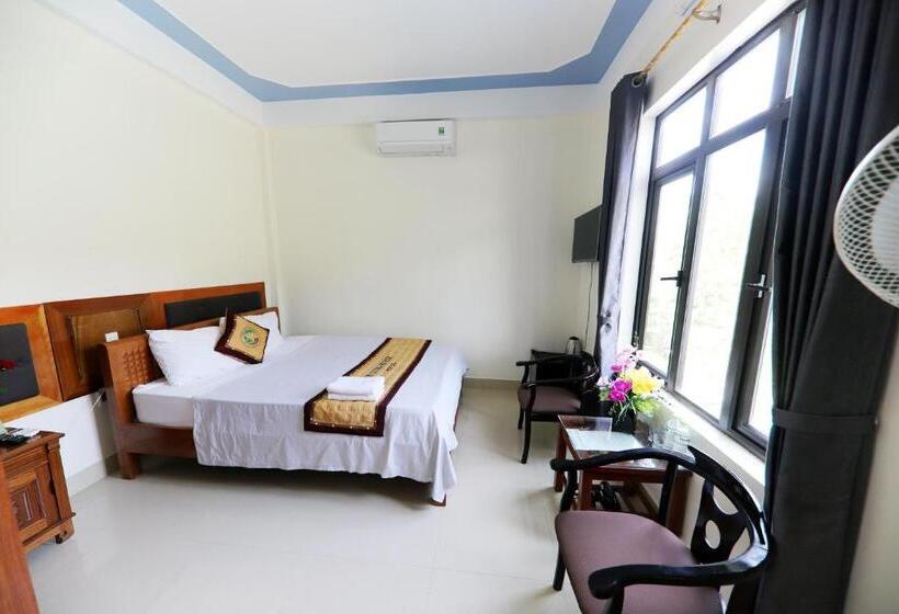 Deluxe room with river view, Son Doong Riverside