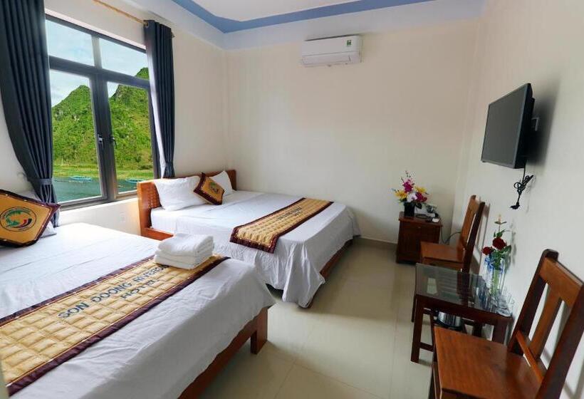Deluxe room with river view, Son Doong Riverside