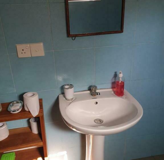 اتاق اکونومی, Surfpoint Sri Lanka Kite Village