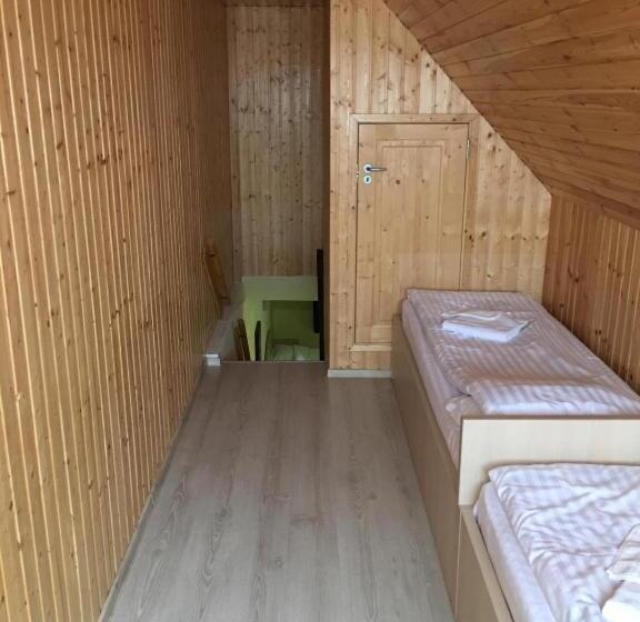 Семейный Номер, Casa Mots