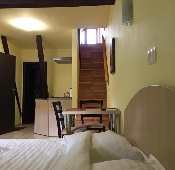 Семейный Номер, Casa Mots