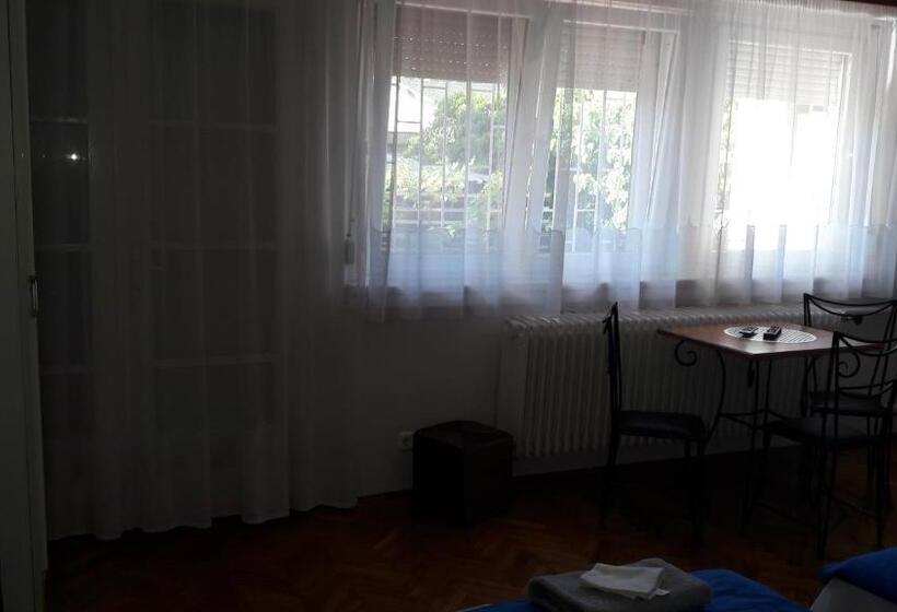 テラス付スタンダードルーム, Peró Vendégház