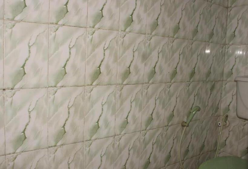 اتاق اکونومی, Rr House