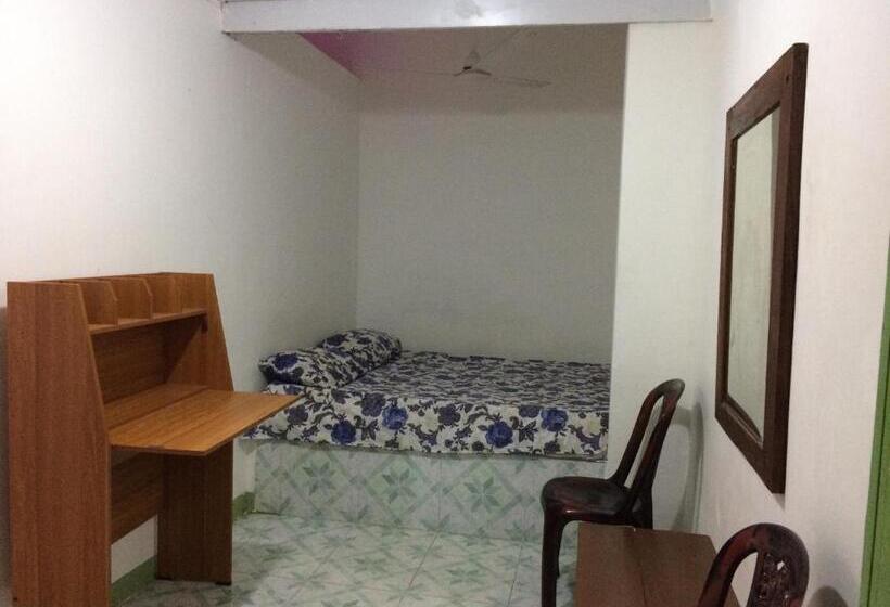 اتاق اکونومی, Rr House