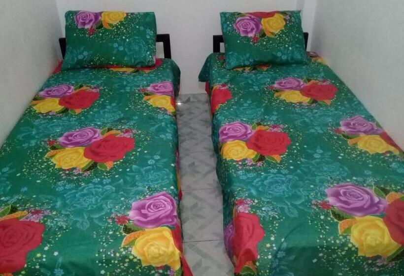 اتاق عادی, Rr House