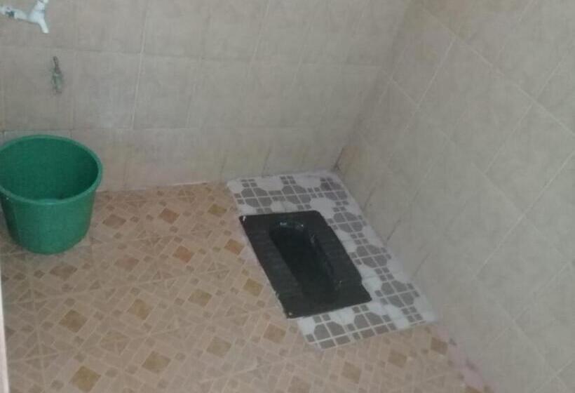 اتاق عادی, Rr House