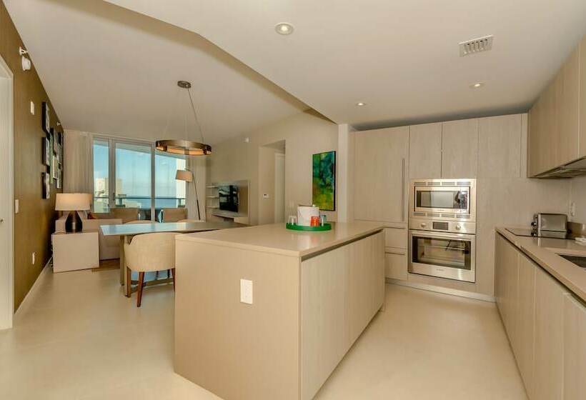 패밀리 스위트, Lyfe Beach Resort