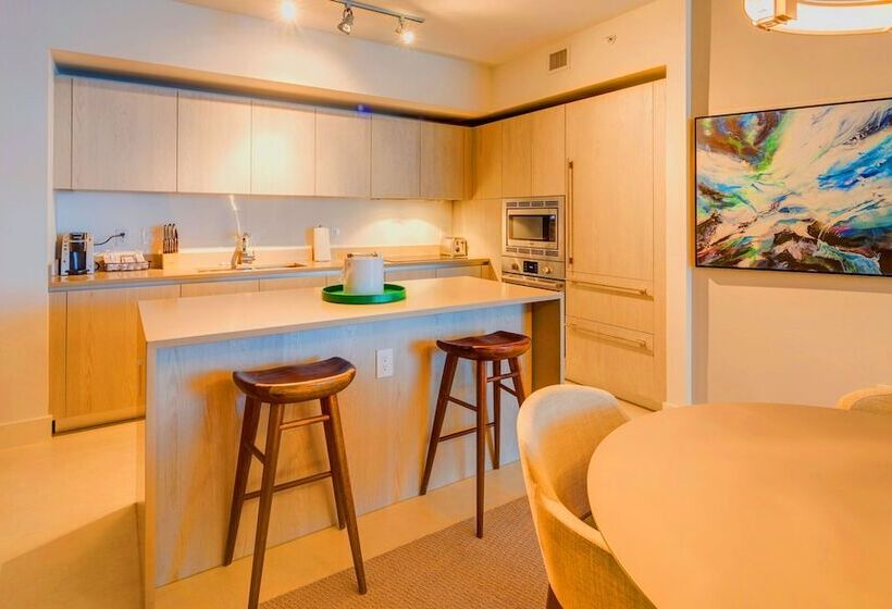 패밀리 스위트, Lyfe Beach Resort