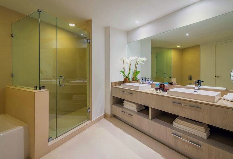 패밀리 스위트, Lyfe Beach Resort