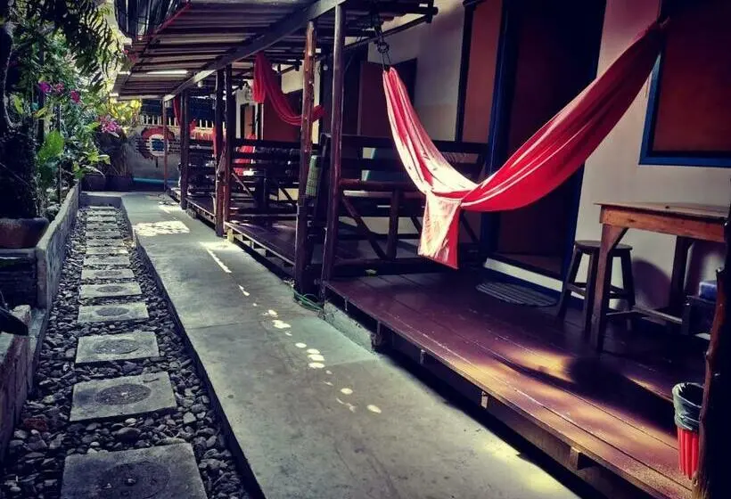 Economy-huone, Cafe Del Sunshine