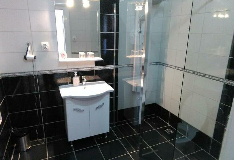 غرفة قياسية, Casa Anda