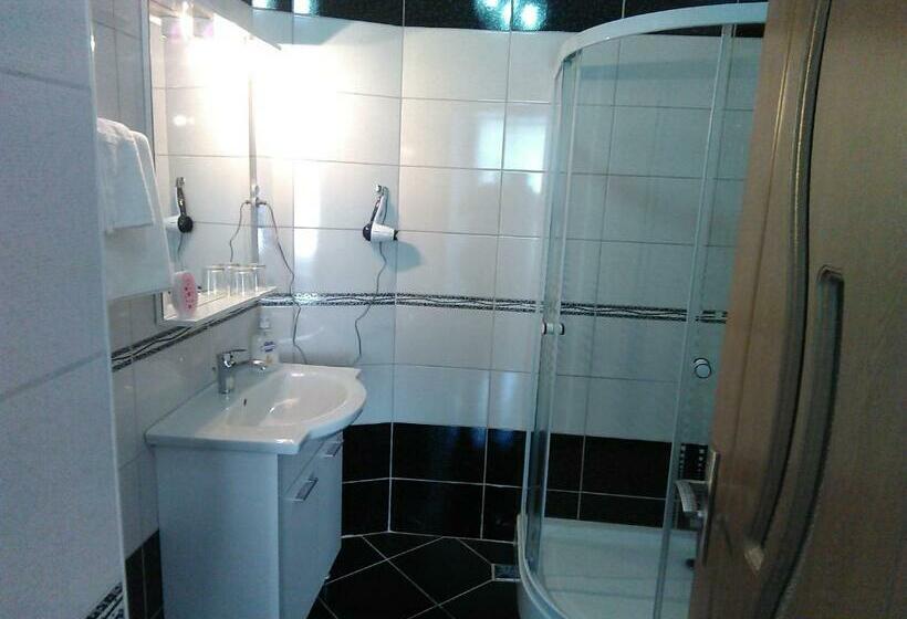 غرفة قياسية, Casa Anda