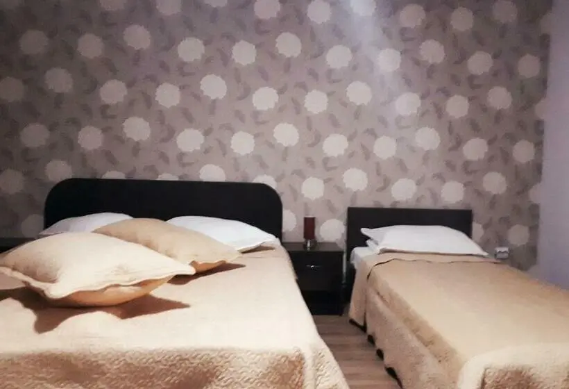 اتاق استاندارد سه نفره, Casa Krista