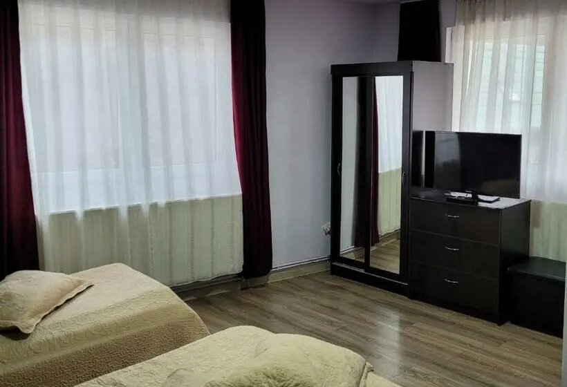 اتاق استاندارد سه نفره, Casa Krista