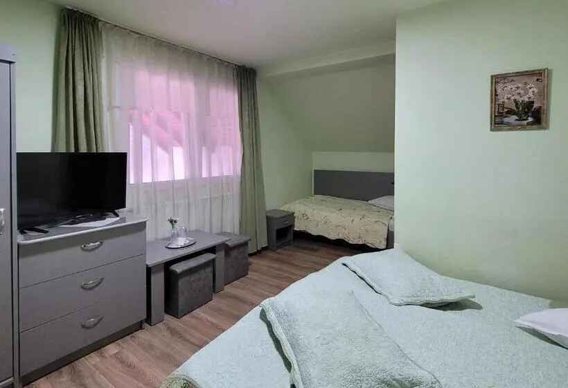 اتاق استاندارد سه نفره, Casa Krista