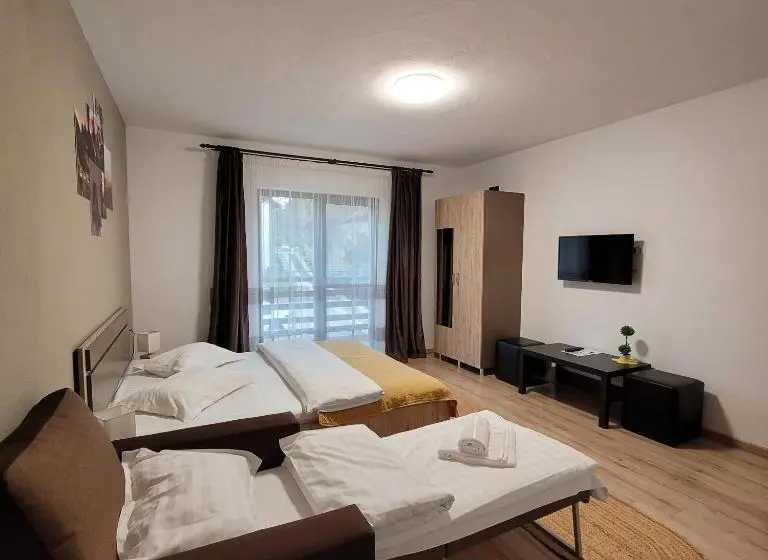 اتاق استاندارد سه نفره, Casa Krista