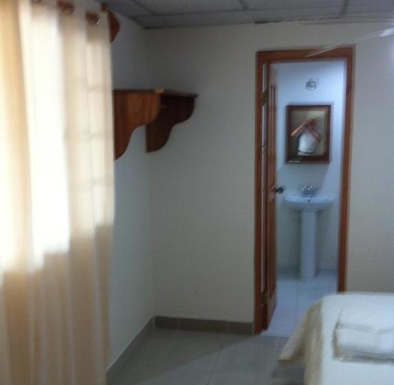 スタンダードトリプルルーム, Casa Loma