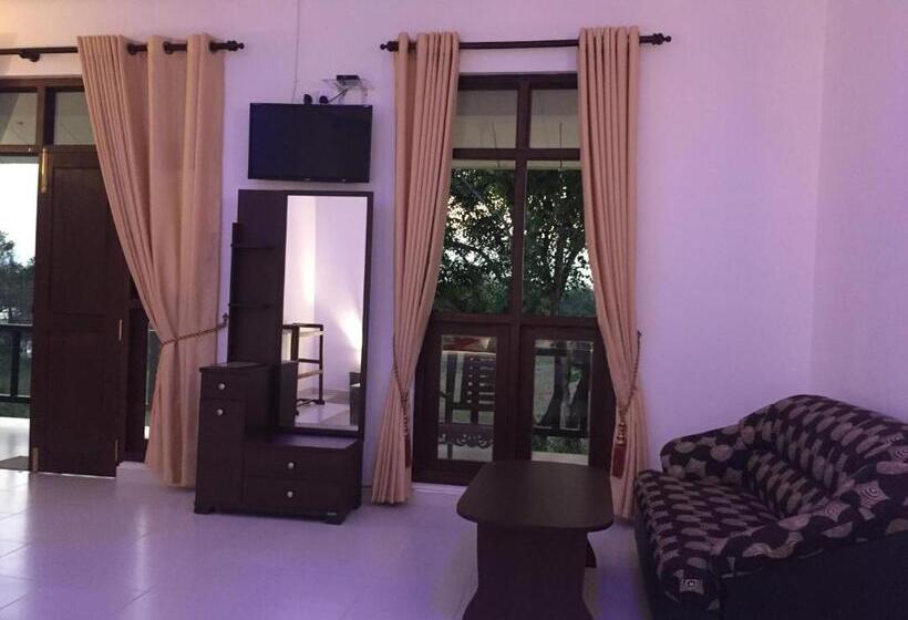 디럭스 룸 호수 전망, Goddess Garden Sigiriya