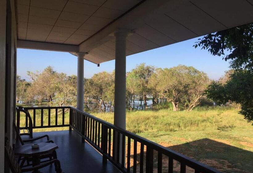 디럭스 룸 호수 전망, Goddess Garden Sigiriya