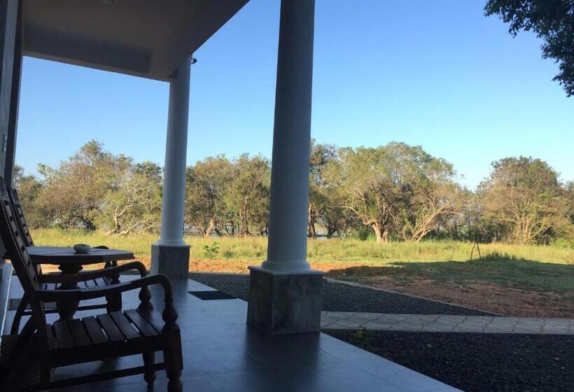 디럭스 룸 호수 전망, Goddess Garden Sigiriya