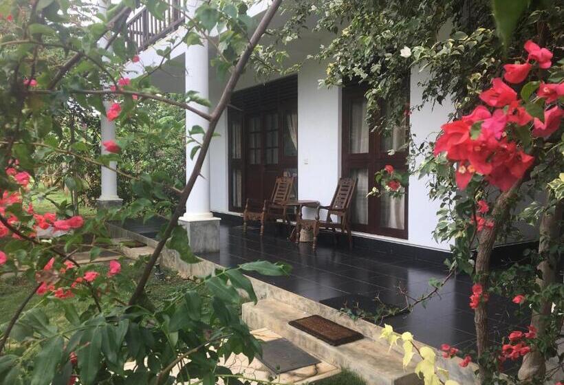 스탠다드 트리플 발코니 룸, Goddess Garden Sigiriya