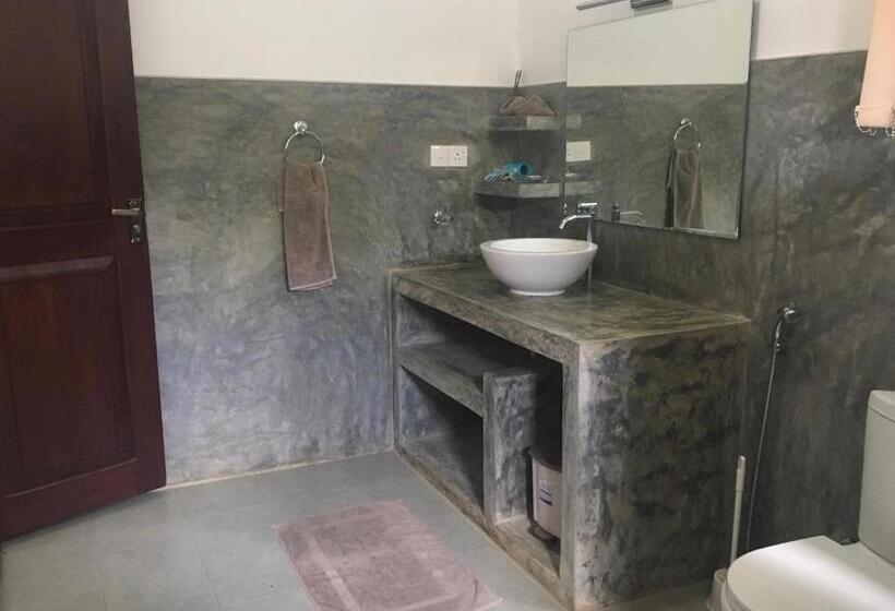 디럭스 룸 호수 전망, Goddess Garden Sigiriya