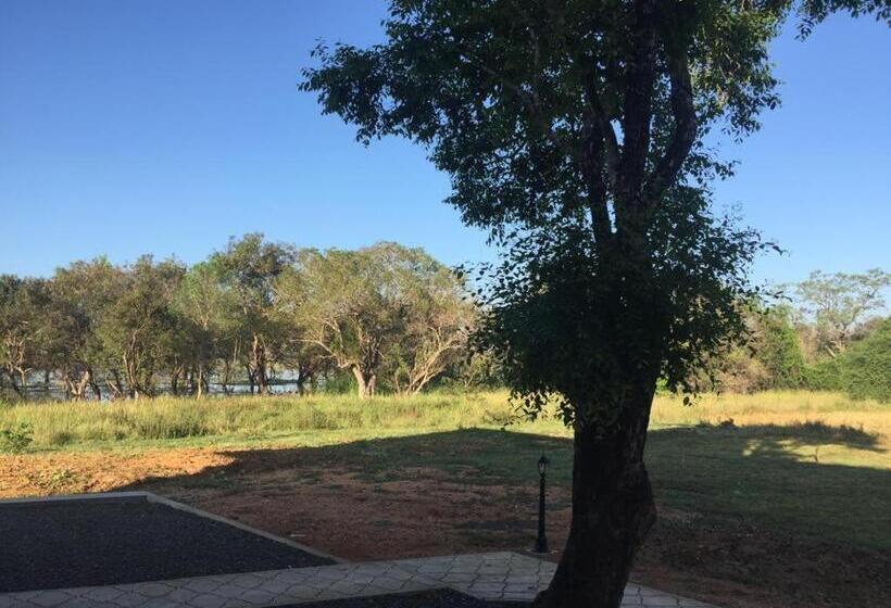 디럭스 룸 호수 전망, Goddess Garden Sigiriya