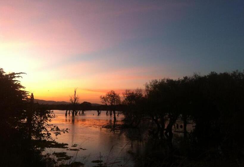 디럭스 룸 호수 전망, Goddess Garden Sigiriya