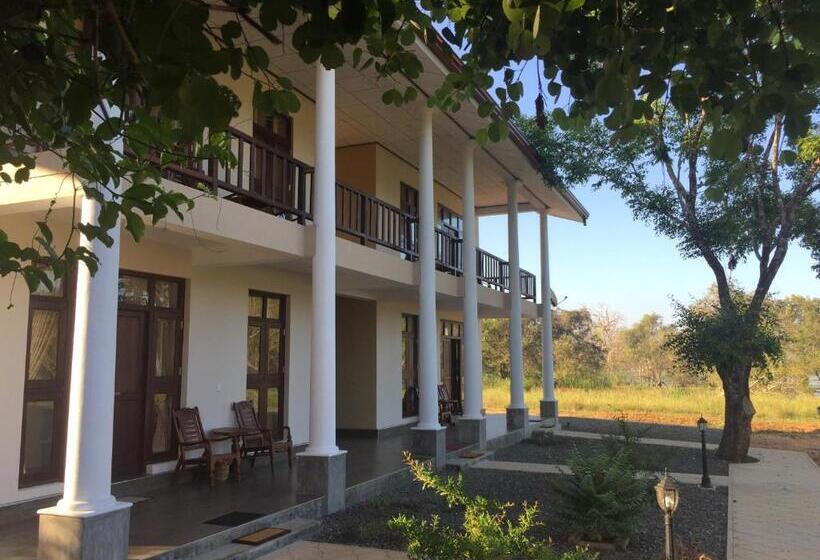 디럭스 룸 호수 전망, Goddess Garden Sigiriya