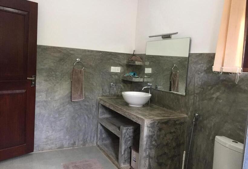 스탠다드 트리플 룸 테라스, Goddess Garden Sigiriya