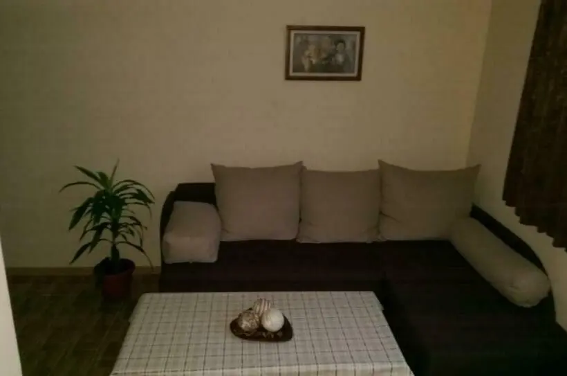Perhesviitti, Guest House Elena