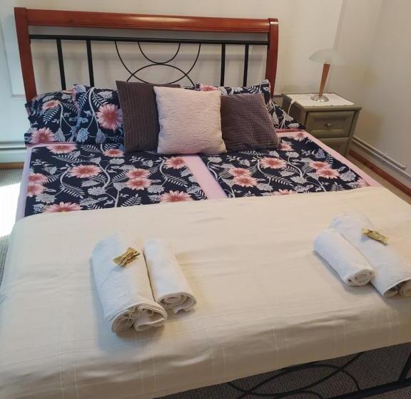 Семейный Номер, Jánosi Vendégház