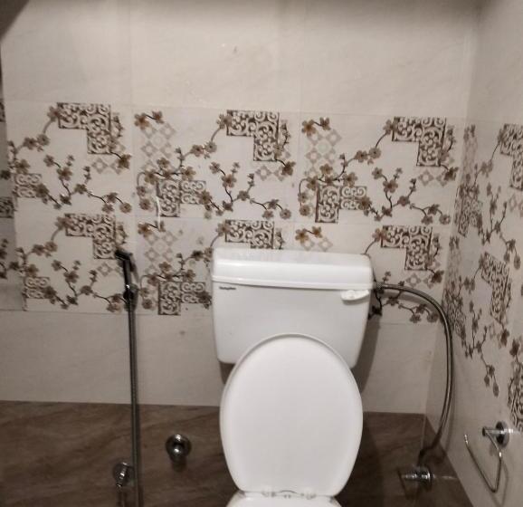 Economy-huone, The Royal Lake View Villa