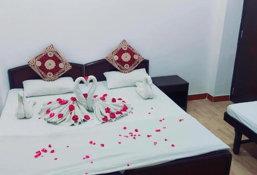 Standard-huone, The Royal Lake View Villa