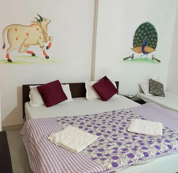 Perhehuone, The Royal Lake View Villa