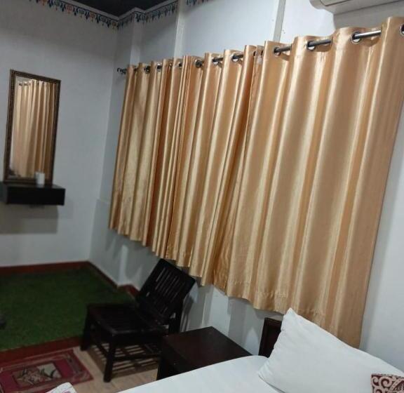 Standard-huone, The Royal Lake View Villa