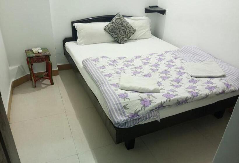 Standard Yhden Hengen Huone, The Royal Lake View Villa