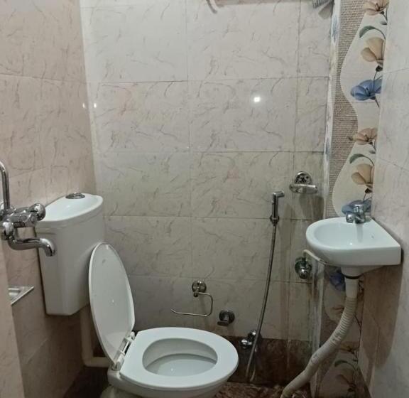 Economy-huone, The Royal Lake View Villa