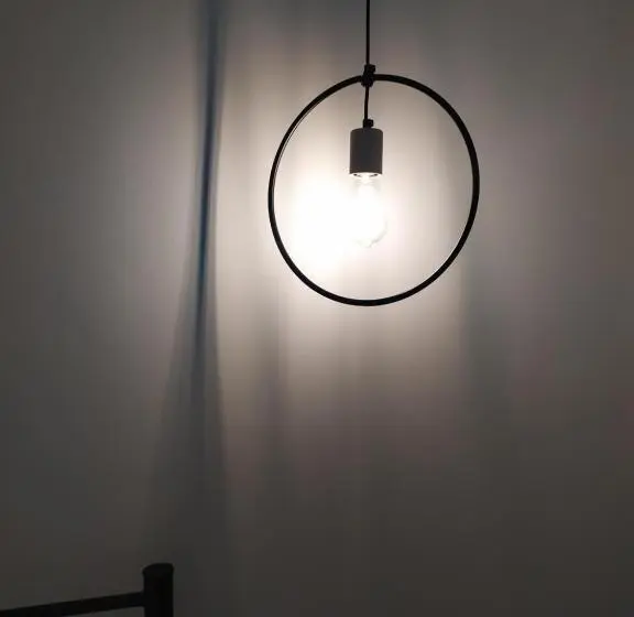 اتاق استاندارد, Eleana Studios